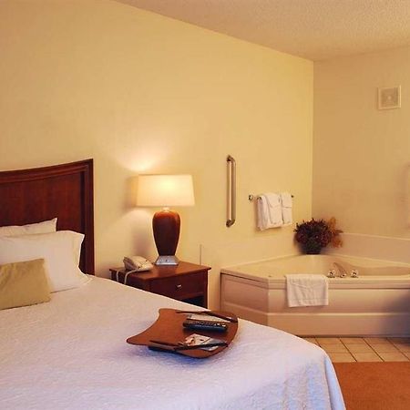 Red Lion Inn & Suites Hattiesburg Room photo