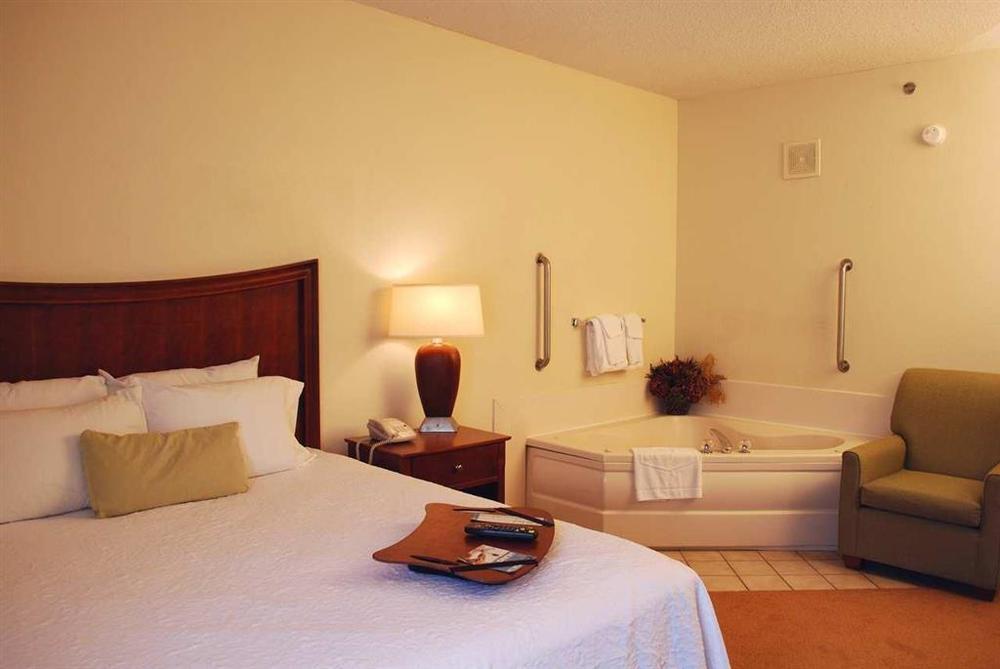 Red Lion Inn & Suites Hattiesburg Room photo