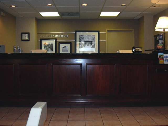 Red Lion Inn & Suites Hattiesburg Interior photo