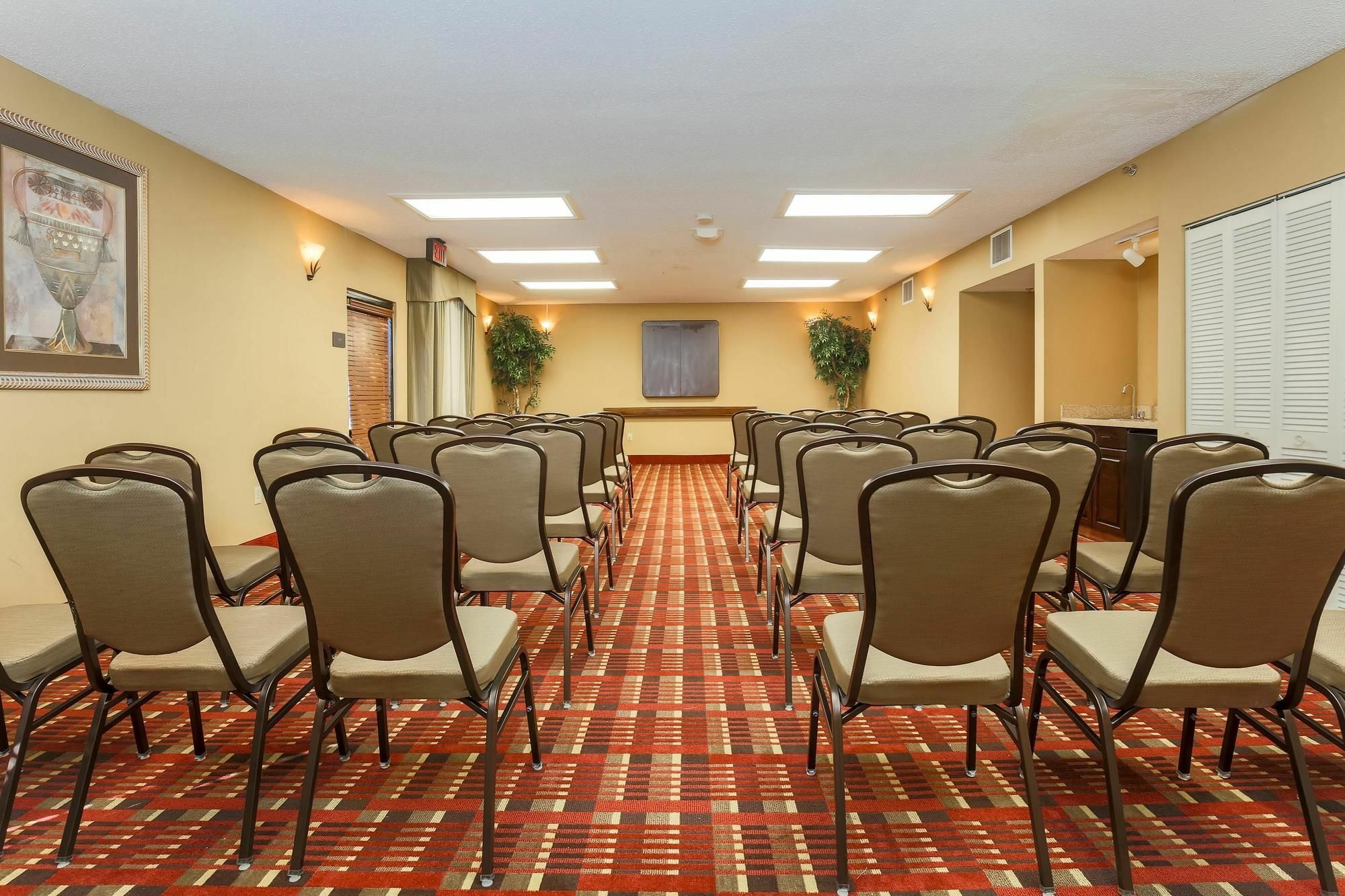 Red Lion Inn & Suites Hattiesburg Exterior photo