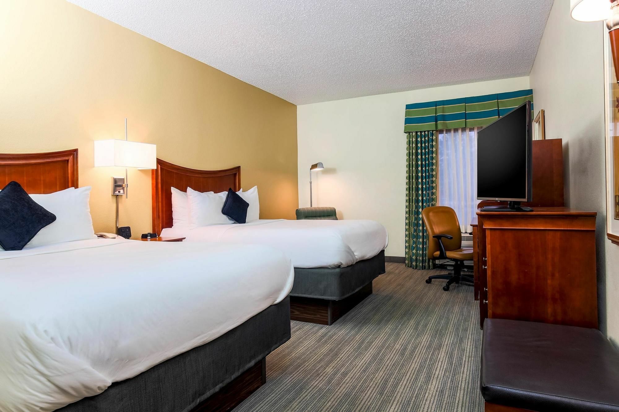 Red Lion Inn & Suites Hattiesburg Exterior photo